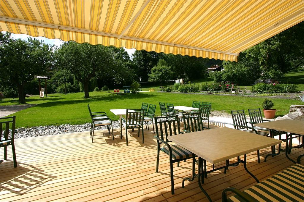 Spiele- Und Buchhotel Tschitscher Nikolsdorf Exterior photo